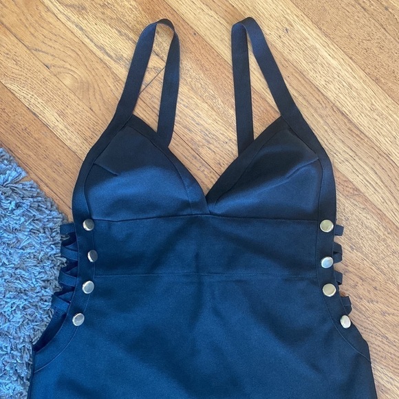 IRIS Tight Fitting Mini Black Dress Size M - Picture 3 of 10